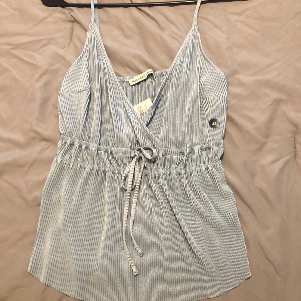 Women’s blouse size XS never worn